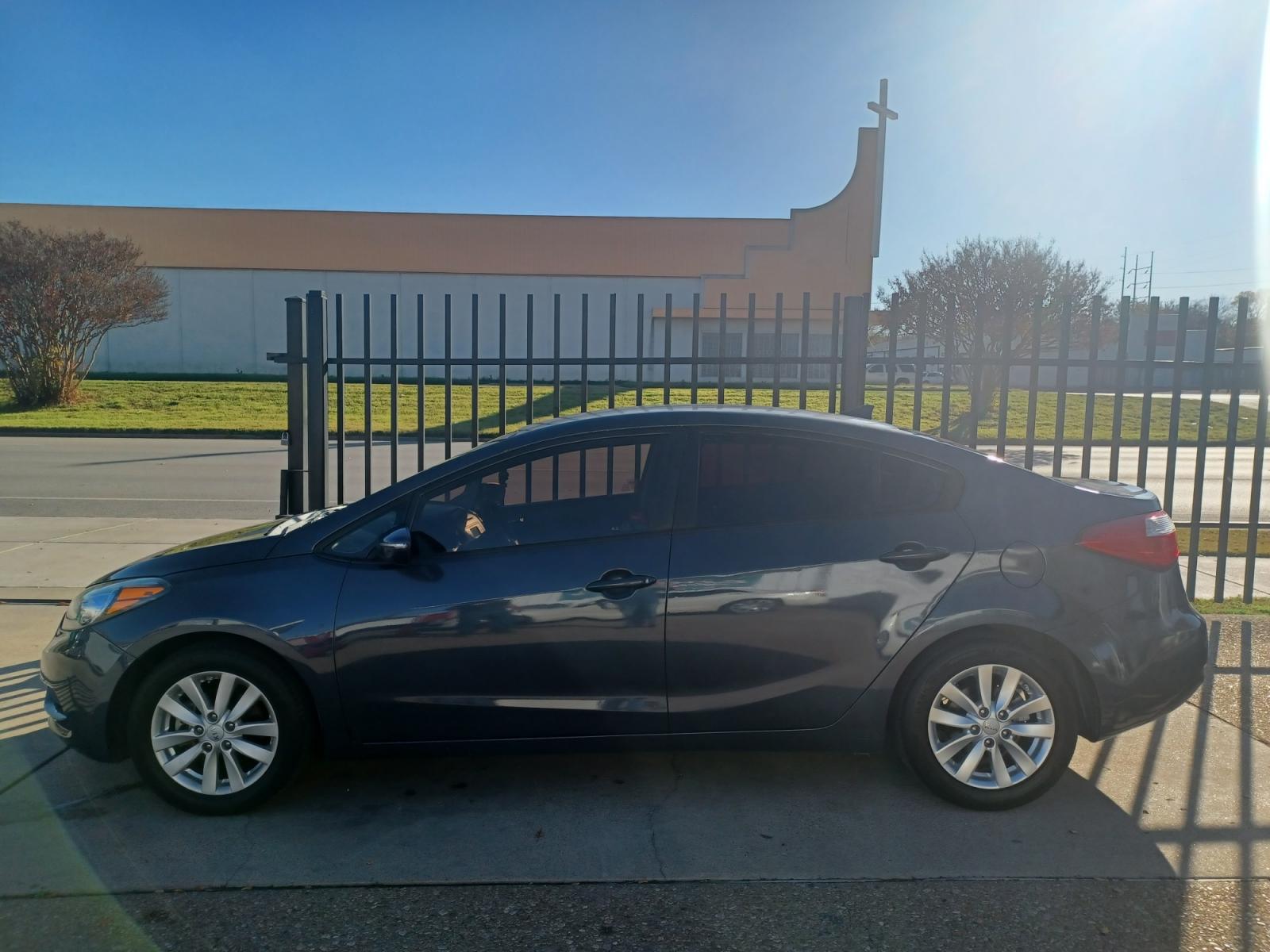 2014 GRAY Kia Forte EX with an 1.8L L4 DOHC 16V engine, 6-Speed Automatic transmission, located at 2001 E. Lancaster, Ft. Worth, 76103, (817) 336-7000, 32.746181, -97.301018 - Photo #0